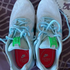 Brand New Nike Air Max Motion LW